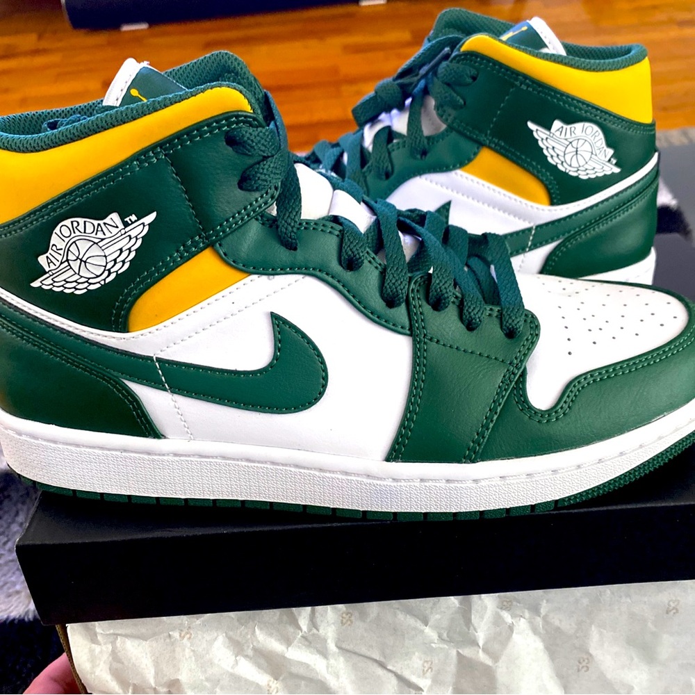 Air Jordan 1 Mid